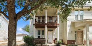 ***MOVE-IN SPECIAL: TWO WEEKS FREE***Townhome with Dual Primary Suites: Contemporary Living Near Texas A&M San Antonio Gallery 1