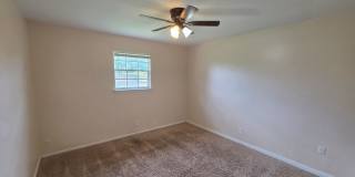 Spacious 3Bed/2Ba Home in Established, Conveniently Located Neighborhood! *1/2 OFF Security Deposit for Active-Duty Military!* Gallery 16