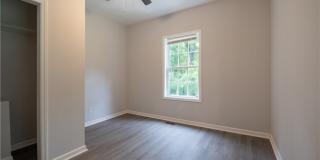 1913 Burnett Avenue Gallery 10