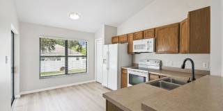 Charming 3-bedroom + 2-Bathroom Home in the heart of Leesburg Gallery 6