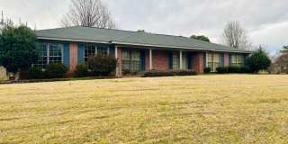 Nice 3 Bed 2 Bath! Available Fall 2026! Gallery 1