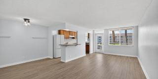 104 Paradise Harbour Boulevard unit: 203 Gallery 10