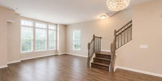43487 TOWN GATE Square Gallery 10
