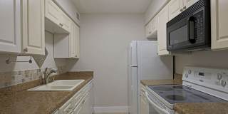 $250 OFF FIRST MONTH RENT!! Affordable & Newly Remodeled 1-Bedroom in the Heart of Fort Myers! Gallery 7