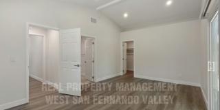 Beautifully Remodeled Single Family Home with Pool Gallery 29