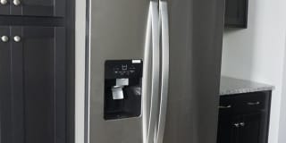 Room in 4 Bedroom Home at Munsing Dr Gallery 14