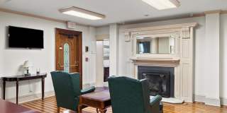 152 N MAIN Street Gallery 19