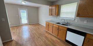 Lawrence-Fort Ben-Oaklandon 3 Bedroom and 2.5 Bathroom Gallery 9