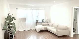 916 N Sweetzer Ave Gallery 1