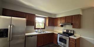 3 Bedroom Stone Facade Colonial with 2 Car Attached Garage  in Strongsville Gallery 7