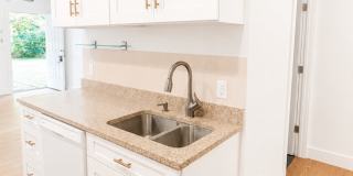 Black Mountain Garage Apartment- One occupant only! 6 Month Lease! Gallery 6