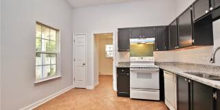 Room in 3 Bedroom Home at Tom Hunter Dr Gallery 20