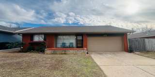 3912 Nw 58th, 3 bed, 1.5 bath, 2 car garage Gallery 1