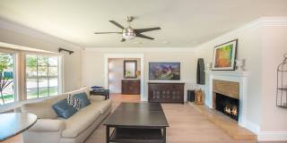 Private Newport Beach Cul-de-Sac Home Gallery 10