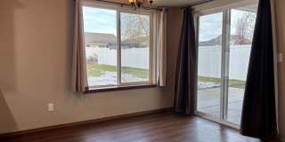 8811 North Elm Street Gallery 4