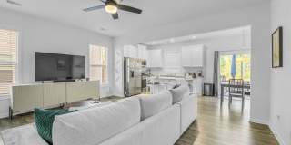 329 Hartland Place Gallery 8