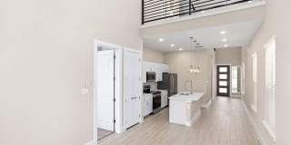 Luxury 3/2.5 Townhome Gallery 7