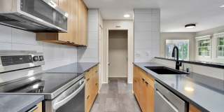 Spacious and bright condo located in a quiet area that boasts the perfect combination of style and comfort. Gallery 12