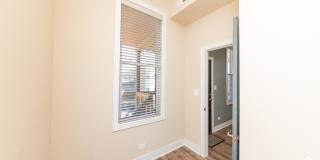 1446 W Lexington, Unit 2 Gallery 6