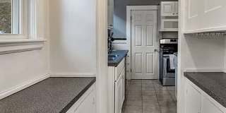 Spacious Brighton 3-Bedroom with Garage Parking Gallery 14