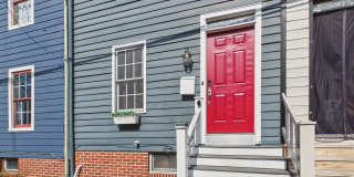 Charming Single Family Home on Grand St w/ Bonus 3rd Room Gallery 1
