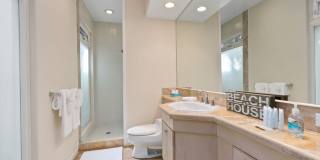 Diamond Head Luxe Five-Bedroom Estate with Private Pool Gallery 27