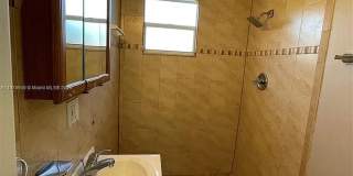 Charming 3 Bedroom 2 Bathroom House - Huge Yard Charming 3 Bedroom 2 Bathroom House - Huge Yard Gallery 10