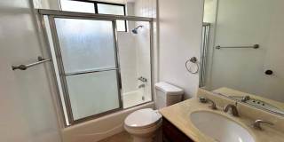 Spacious 3 bedroom 2.5 bath Condo for rent in Woodland Hills! Gallery 30