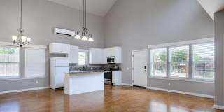 501 N Burleson Gallery 1