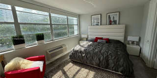 5313 Collins Ave Gallery 13