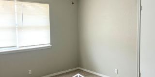 913 Royal Ln Gallery 10