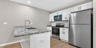 Modern Finishes & Hardwood Floors – 4BR Columbus Gem Gallery 14