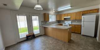 3 bedroom 2.5 Bath Townhouse-Small Dogs Allowed 3 bedroom 2.5 Bath Townhouse-Small Dogs Allowed Gallery 12