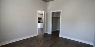 3833 N Broadway Gallery 168