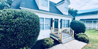 Nicely Renovated Home Behind Wyndhurst Gallery 1