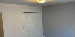 Room in 3 Bedroom Home at Tennyson Dr Gallery 16