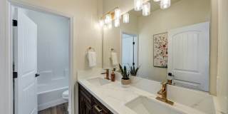 137 N Un St Gallery 47