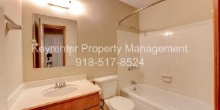 Beautiful 2bed/2bath Duplex!! Gallery 18