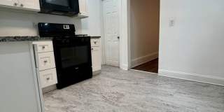 Stunning 3-Bedroom Townhome in Carroll Park! Available NOW! Gallery 9