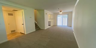 Huntington Continental: 4 Bedroom 1.5 Bath Attached Townhouse Gallery 4
