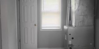 For Rent: 1213 W 17th St. 2 bedroom 1 bathroom Home! Nice porch! Nice back yard! New flooring! Washer & dryer hookups! Gallery 8