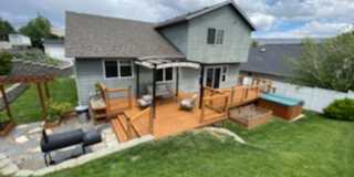 Sunny and spacious 3 bed, 2.5 bath house with living and family room, with huge back yard! Gallery 24