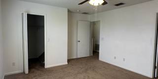 3 Bedroom Townhome in Gated Community Gallery 15