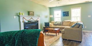 3 Bedroom 2.5 Bathroom with Large Fence Yard Gallery 4