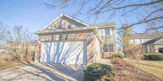 LARGE CONDO UNIT CLOSE TO CAMPUS - Available mid June Gallery 1