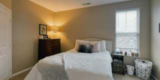 Three Bedroom with Garage near Grandview Gallery 11