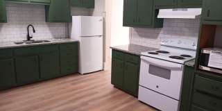 Charming 2-bedroom, 1-bathroom! Showings available! Gallery 1