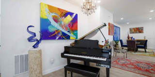 7520 N COOLIDGE AVENUE Gallery 8