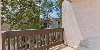 Beautiful 1 bed 3rd floor (top) condo in lakeside community in Culver City Gallery 15