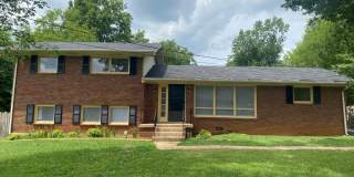 Charming 4 BR, 2 BA, Close to MTSU, 1 Car Garage, Large Carport Gallery 1